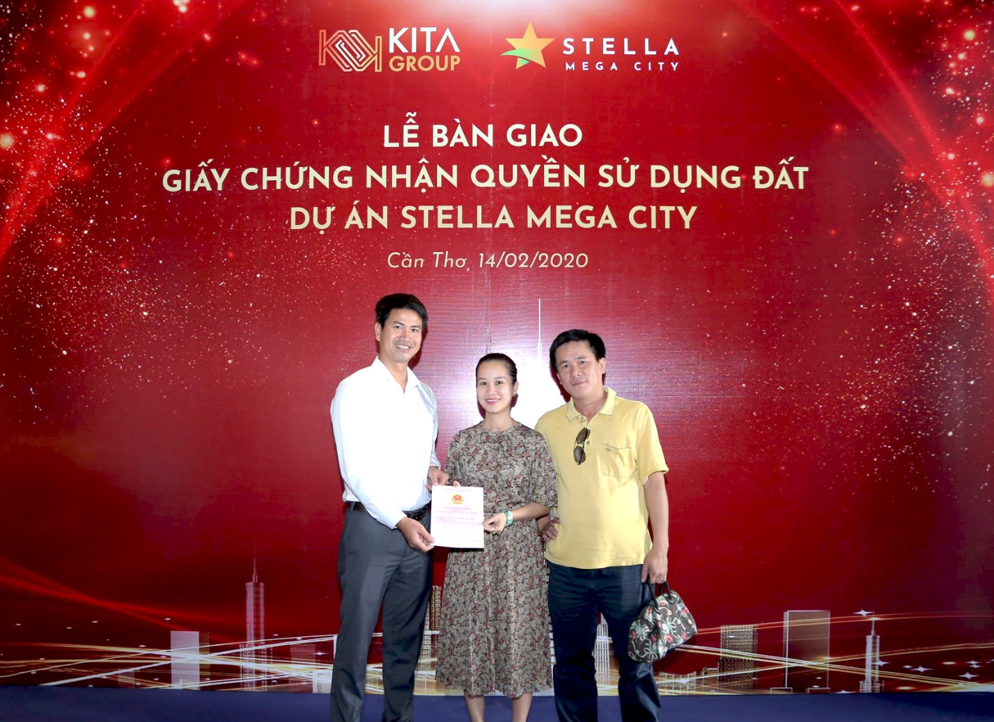 KITA Group trao Chứng nhận quyền sử dụng đất cho khách hàng Stella Mega City
